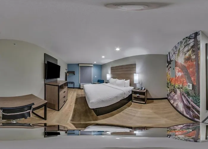 Hotel Clarion Pointe Worth East - Arlington 4*