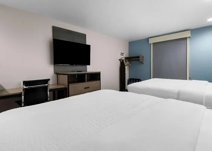 Clarion Pointe Worth East - Arlington Hotel Fort Worth