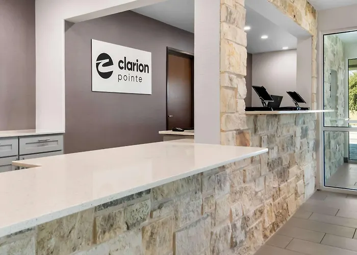 Hotel Clarion Pointe Worth East - Arlington