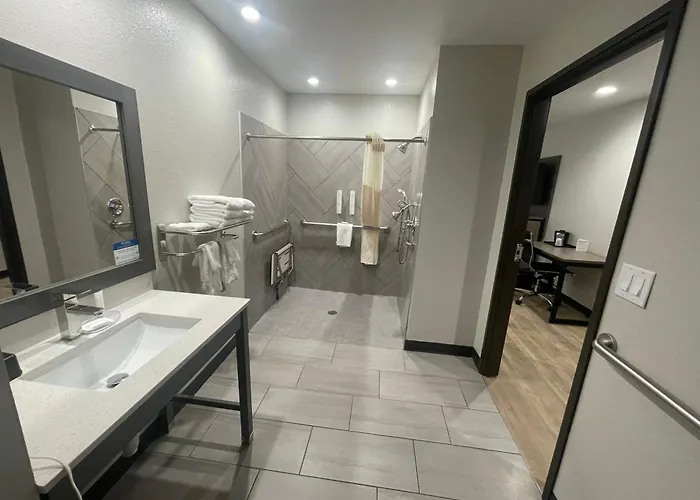 Hotel Clarion Pointe Worth East - Arlington