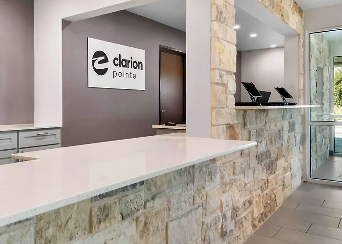 Clarion Pointe Worth East - Arlington Hotel 4*