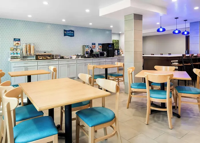 Clarion Pointe Worth East - Arlington Hotel 4*