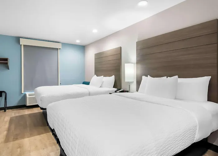 Hotel Clarion Pointe Worth East - Arlington