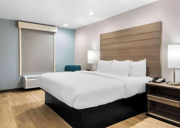 Clarion Pointe Worth East - Arlington Hotel 4*